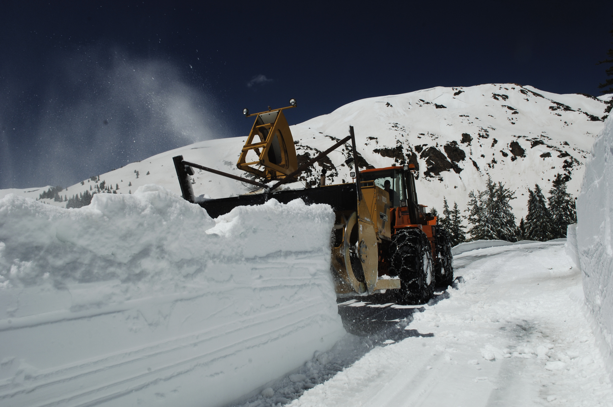 Independence Pass snowplow — Colorado Department of Transportation